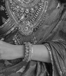 Nishka ring